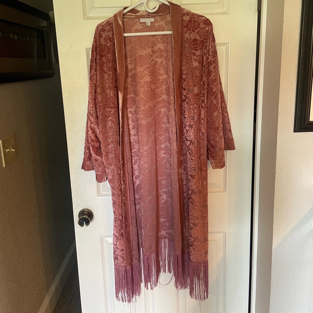 New York & Company Pink tasseled Kimono top